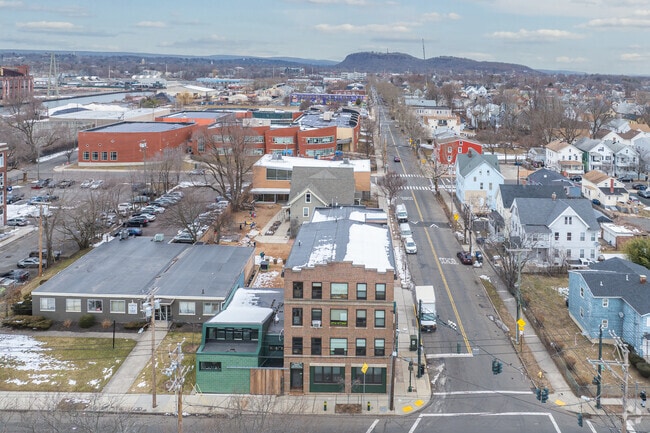 Come study at the Cold Spring School at 263 Chapel St, New Haven, CT 06513.