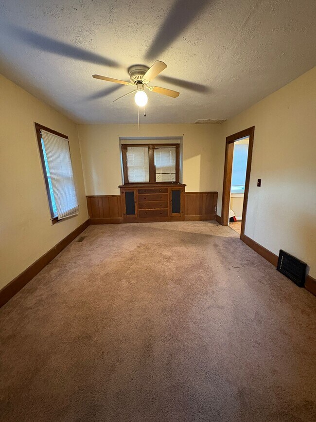 1380 Berdan Ave, Toledo, OH 43612 - photo 2