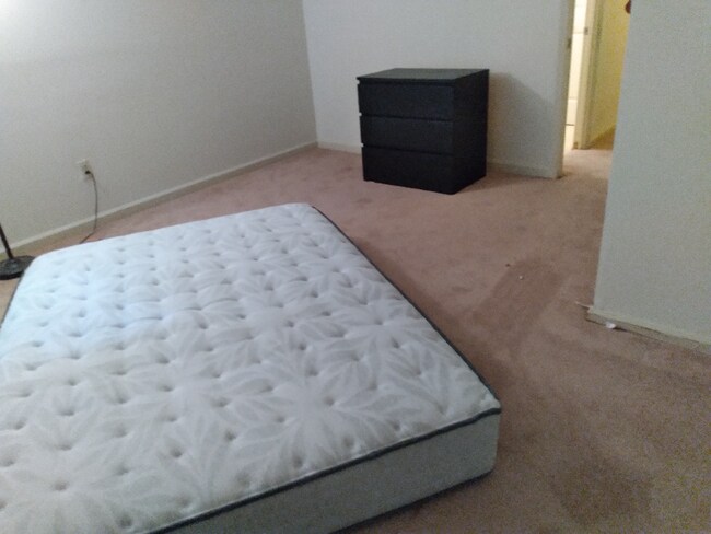 219 Sycamore Ridge Rd, Laurel, MD 20724 - photo 2