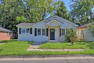 636 W 48th St, Savannah, GA 31405