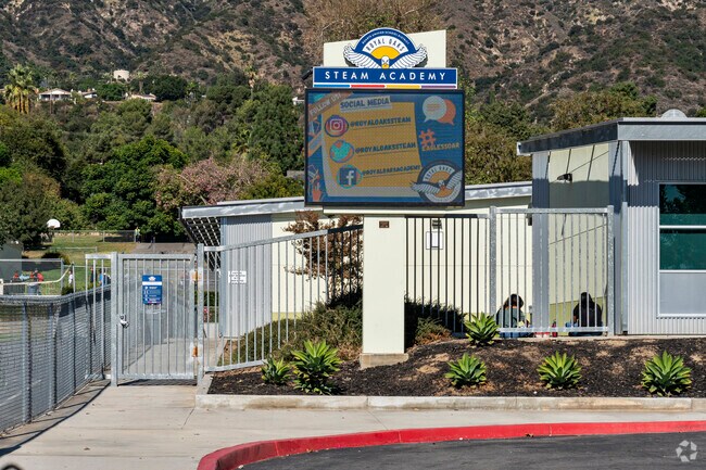 Royal Oaks Elementary School Billboard sign