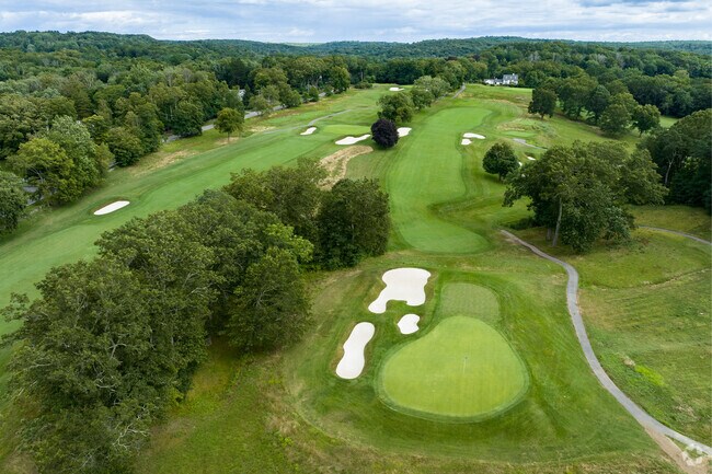 Bedford Golf & Tennis Club is where passion and prestige come together.