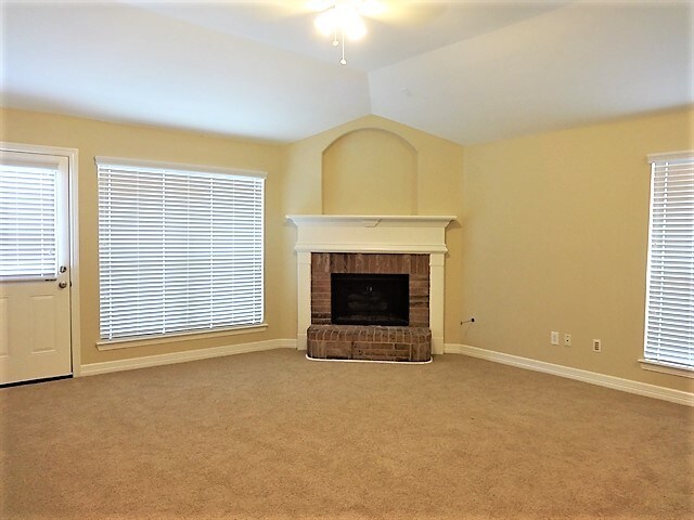 19072 Hammer Ln, Porter, TX 77365 - photo 4