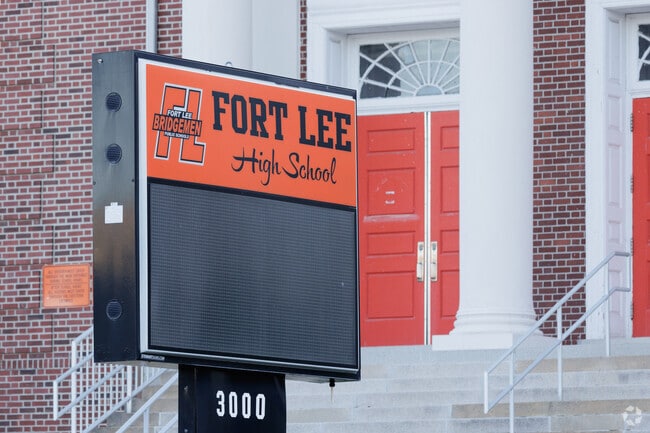 At Fort Lee High School in Fort Lee, NJ 66% of students are proficient in reading.