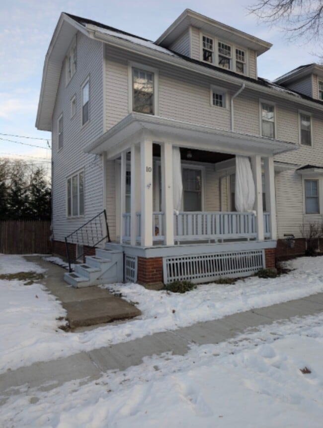 10 Coverly St, Rochester, NY 14609