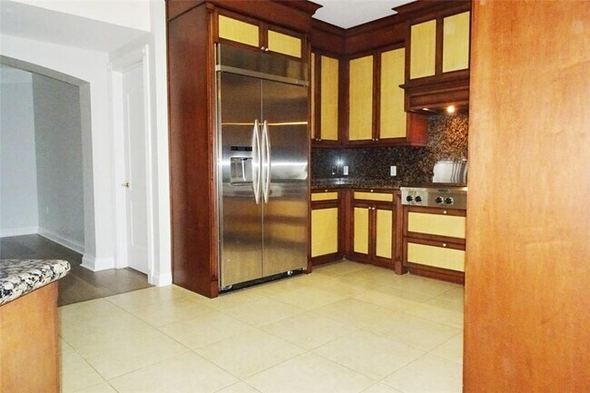 4241 N Ocean Blvd unit 201, Fort Lauderdale, FL 33308 - photo 3