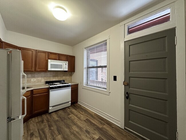 3722 N Sheffield Ave unit M01H, Chicago, IL 60613 - photo 7