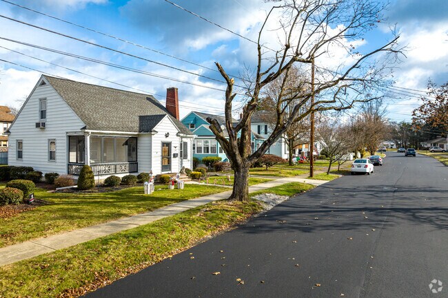 Wyoming's name derives from a Munsee word meaning 'at the big river flat'.