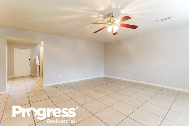 18734 Cleeve Cl, Humble, TX 77346 - photo 4