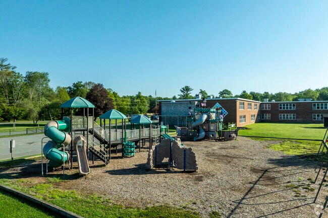 Morse School has 301 students in grades K-6 with a student-teacher ratio of 12 to 1.