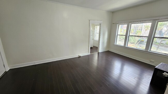 1026 Ingraham St unit 305, Los Angeles, CA 90017 - photo 2