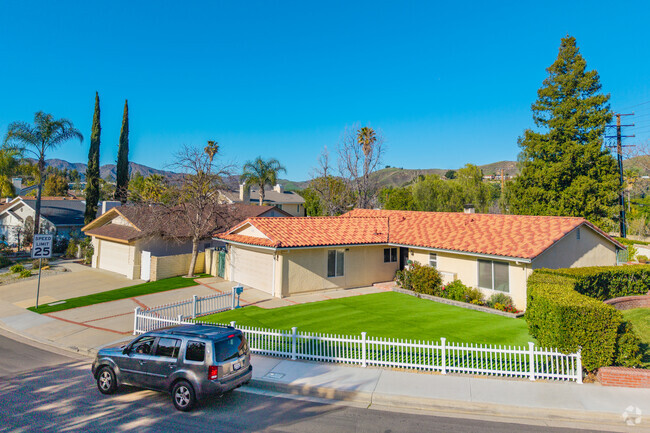 Ranch style homes can be found throughout Midtown Agoura Hills.