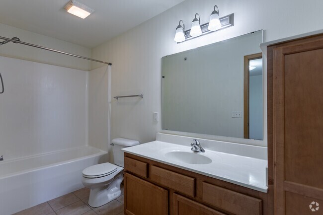 MCCOMB PLACE APARTMENTS, Stoughton, WI 53589 - photo 7