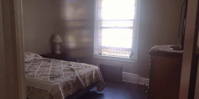 869 Kenneth Ave unit 2nd floor, New Kensington, PA 15068 - photo 3