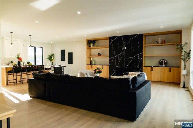 401 Grand Ave, Leonia, NJ 07605 - photo 4