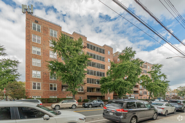 About 2711 Avenue X, Brooklyn NY | HOAs, Reviews, Amenities - Homes.com