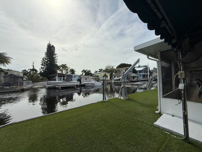 354 Vaca Rd, Key Largo, FL 33037 - photo 4