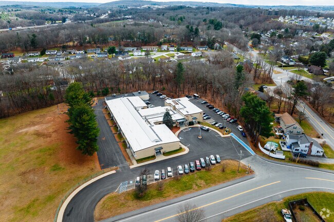 Bryn Mawr Elementary School provides a well-rounded education and promotes academic excellence.