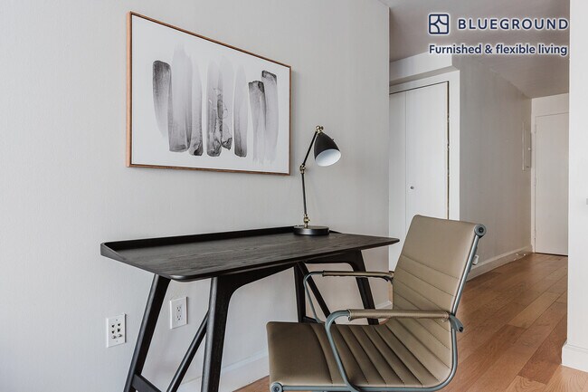 130 W 15th St unit FL6-ID1603, New York, NY 10011 - photo 4