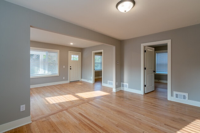 621 3rd St NW unit 2, Grand Rapids, MI 49504 - photo 7