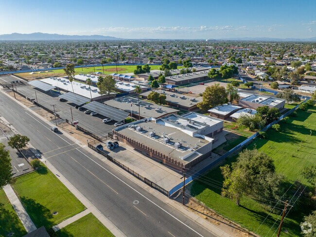 Starlight Park School is a large campus located in West Phoenix, AZ.