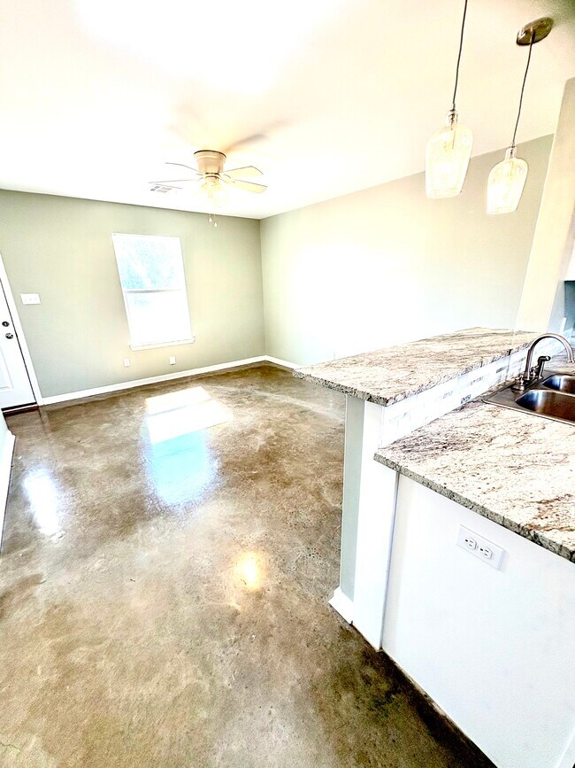 1603 Dehart Dr Unit B, New Iberia, LA 70560