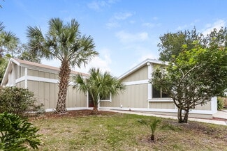 40 Wicklow Cir, Palm Harbor, FL 34683