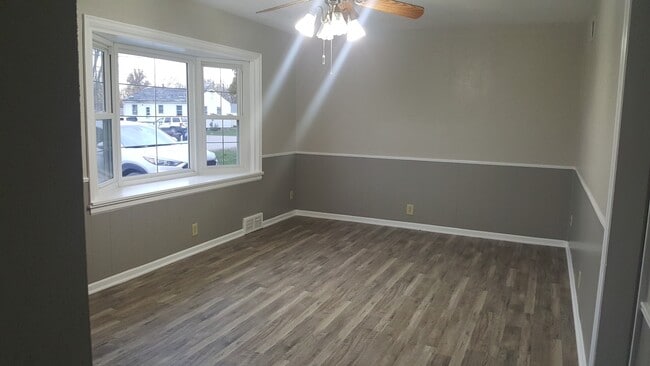 206 S Bagby St, Knob Noster, MO 65336 - photo 4