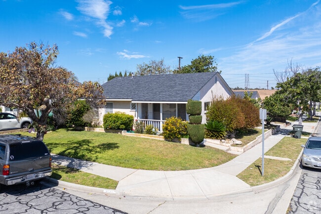 Manicure your garden in front of your West Torrance, CA bungalow.