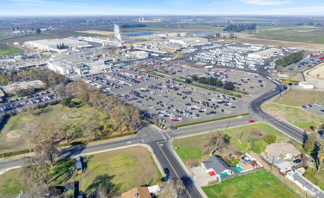 Foster Farms is headquartered in The City of Livingston.