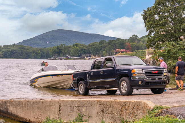 Hill Wheatley Park is one of the closer public access points to Lake Hamilton from Pearcy.