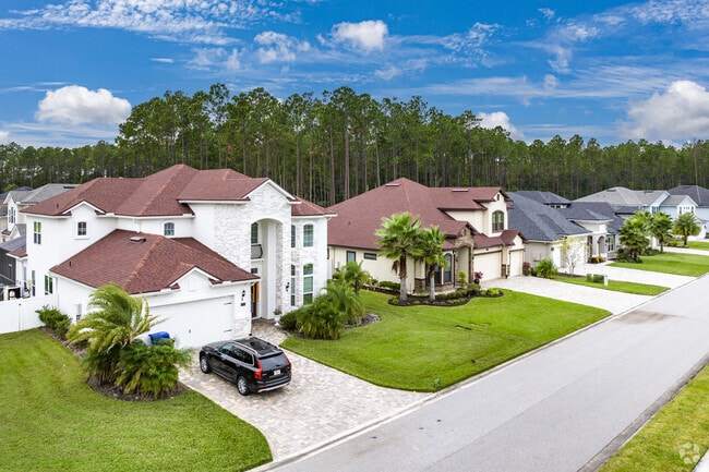 Enjoy the variety of architectural styles and sizes you'll find in Saint Johns.