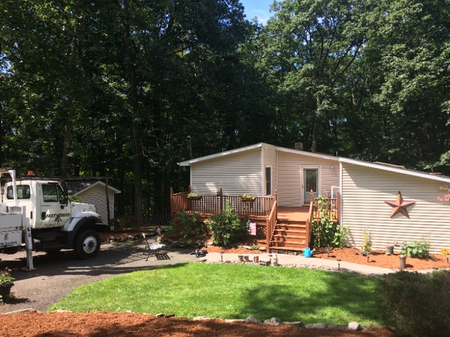 8 S Dory Roe Rd unit rm2, Branchville, NJ 07826 - photo 3