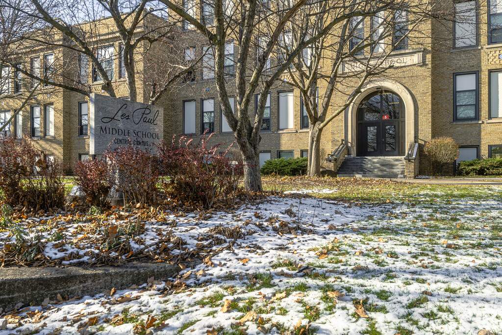 Les Paul Middle School - Central Campus provides education in 
Waukesha.