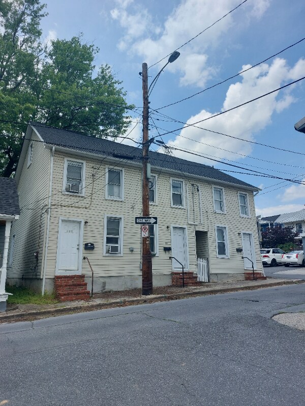 615 Chapel Alley, Frederick, MD 21701