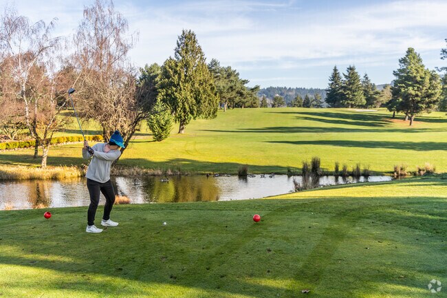 Three Rivers Golf Course in Kelso s playable year-round.