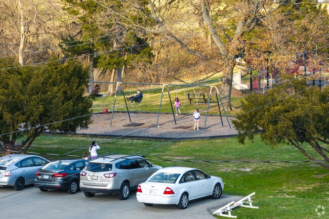 Bashford Manor families enjoy community and fun at Joe Creason Park.