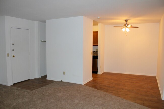 Springtree Apartments, Middleton, WI 53562 - photo 3