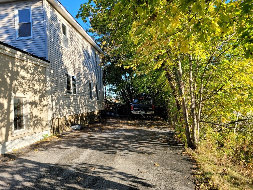 87 Essex St unit Essex1stfloor, Lewiston, ME 04240 - photo 1