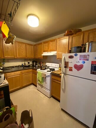 313 Tappan St Unit 3, Brookline, MA 02445