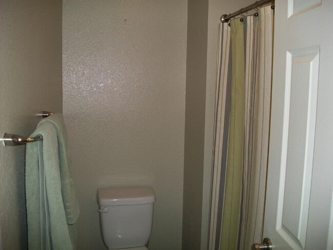 Valencia Apartments, Las Vegas, NV 89119 - photo 6