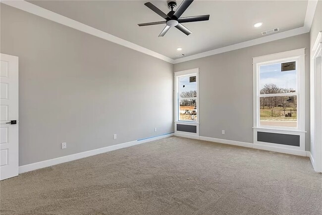 SLE L 30-Aspen-10-Master Bedroom 1.jpg