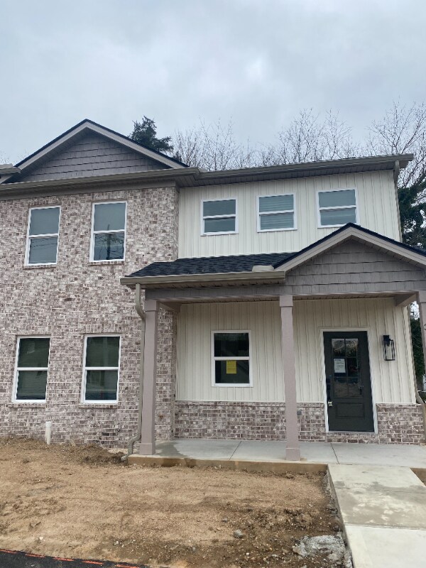 311 W Broad St, Clinton, TN 37716