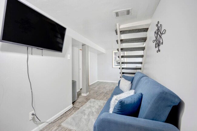 1205 W Oakdale Ave unit ID1319107P, Chicago, IL 60657 - photo 2