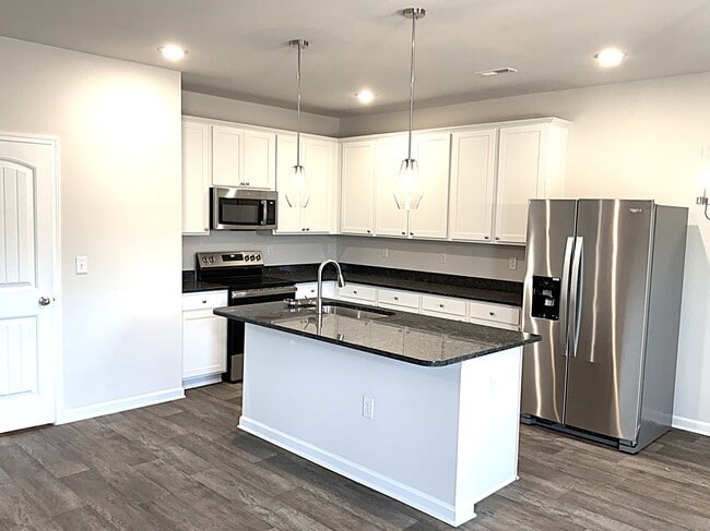 3184 Emberly Dr, Roebuck, SC 29376 - photo 2