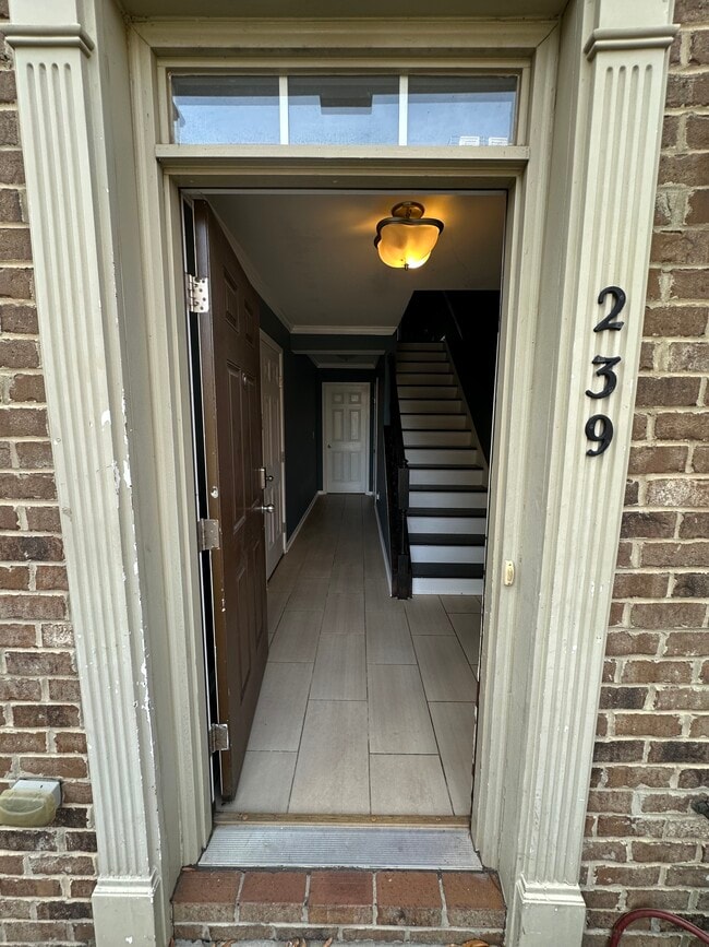 239 Lincoln St, Charlotte, NC 28203 - photo 2