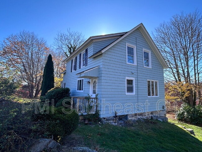 142 Old Norwich Rd, Quaker Hill, CT 06375 - photo 2
