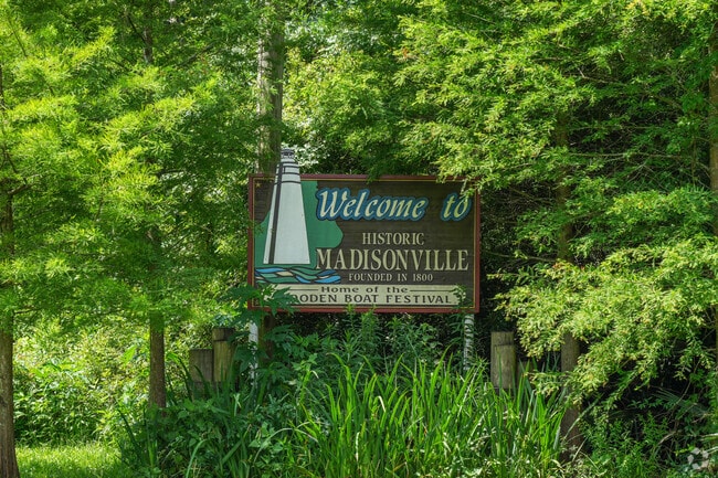 The little town of Historic Madisonville blends history, community, and small-town charm into one scenic package.