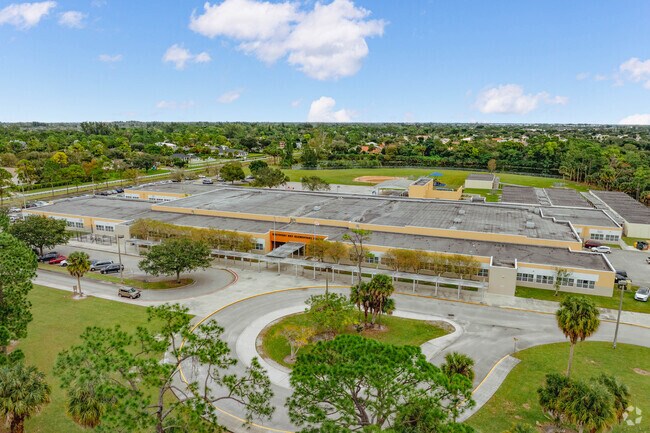 Discovery Key Elementary School  is committed to the students of Palm Beach Ranchettes .