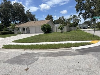 11241 Temple Ct, Seminole, FL 33772